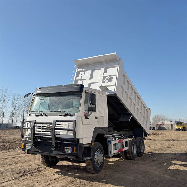 Sinotruk Howo heavy-duty 40 cubic meter diesel dump truck, 10-wheel 6x4 drive