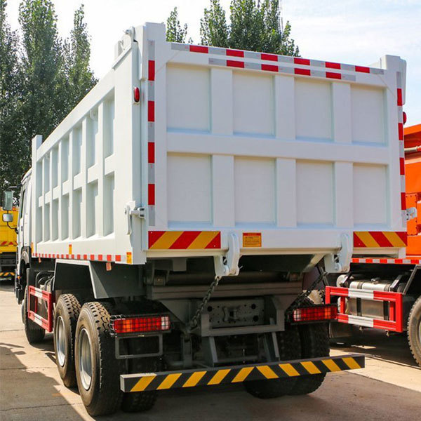 Sinotruk Howo 50-ton new dump truck, 6x4, 10-wheel diesel, left-hand drive.