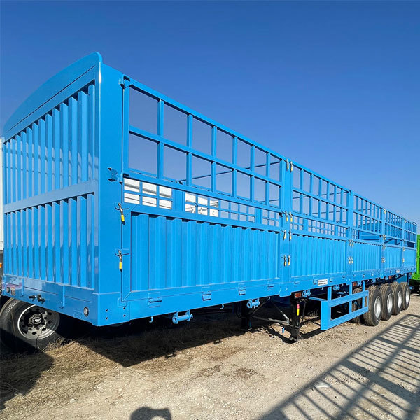 Fenced semi-trailer fenced freight