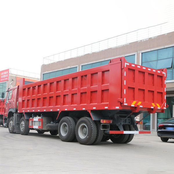 Sinotruk Howo 40 cubic meter 10-wheel heavy-duty diesel dump truck