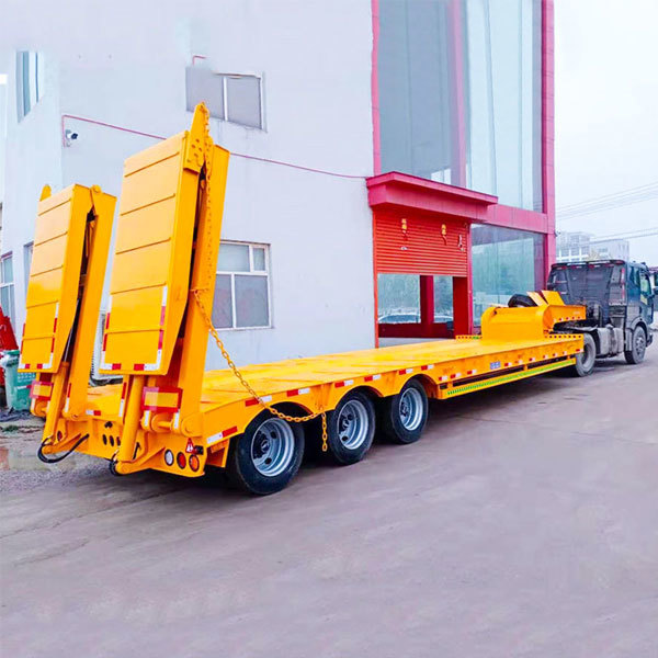 Maximizing Cargo Space: The Benefits of Extendable Flatbed Trailers