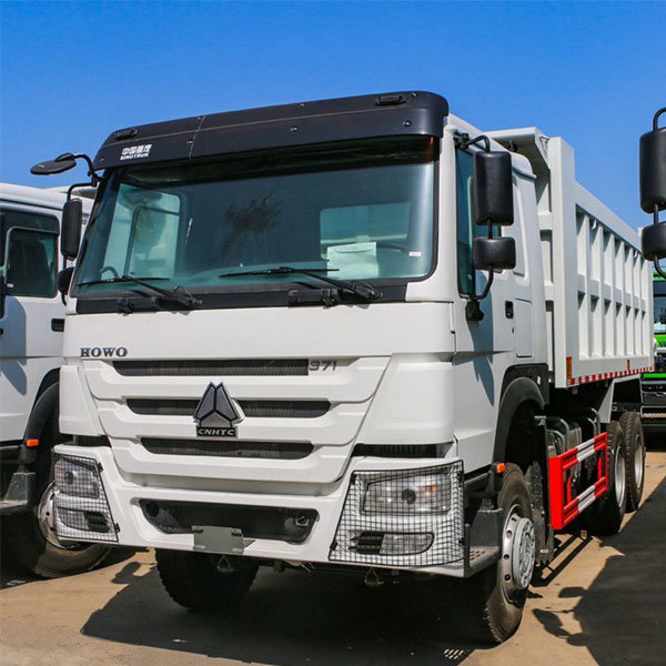 Sinotruk Howo 50-ton new dump truck, 6x4, 10-wheel diesel, left-hand drive.