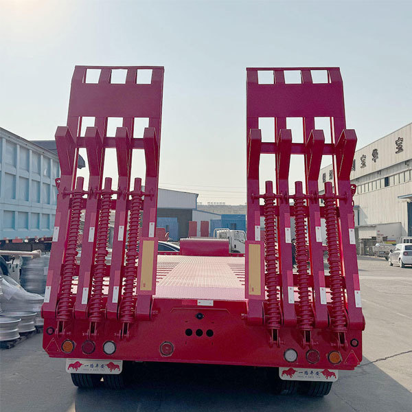 Heavy-duty equipment transport engineering machinery three-axle and four-axle low flatbed semi-trailers